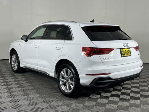 2024 Audi Q3 45 S line Premium
