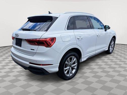 2024 Audi Q3 45 S line Premium