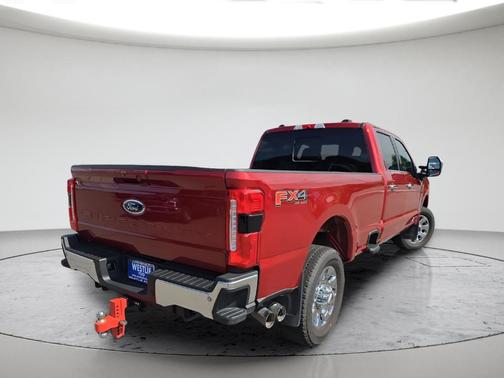 Ruby Red Metallic Tinted Clearcoat 2025 Ford F-350 Lariat Super Duty