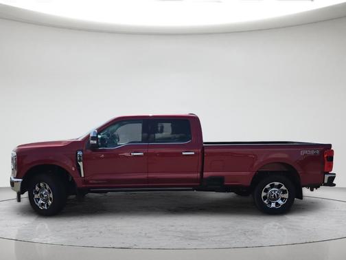 Ruby Red Metallic Tinted Clearcoat 2025 Ford F-350 Lariat Super Duty