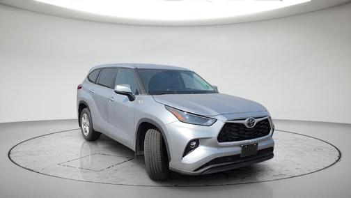 Celestial Silver Metallic 2023 Toyota Highlander LE