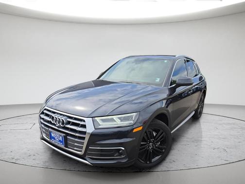 Moonlight Blue Metallic 2020 Audi Q5 45 Prestige