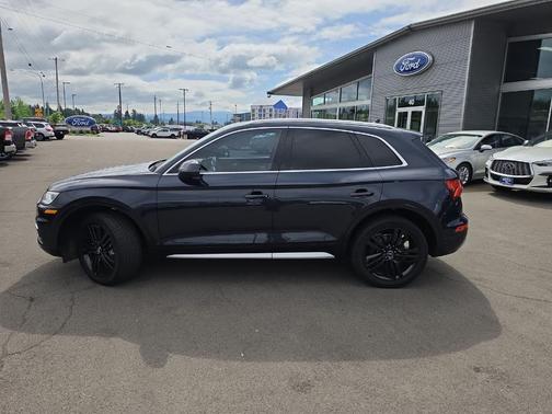 Moonlight Blue Metallic 2020 Audi Q5 45 Prestige
