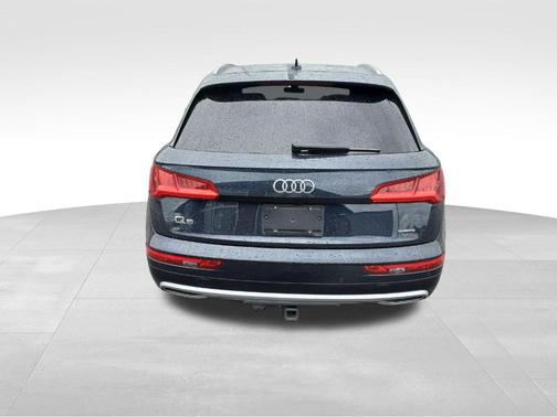 Moonlight Blue Metallic 2020 Audi Q5 45 Prestige