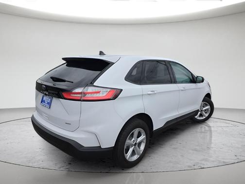 Oxford White 2022 Ford Edge SE