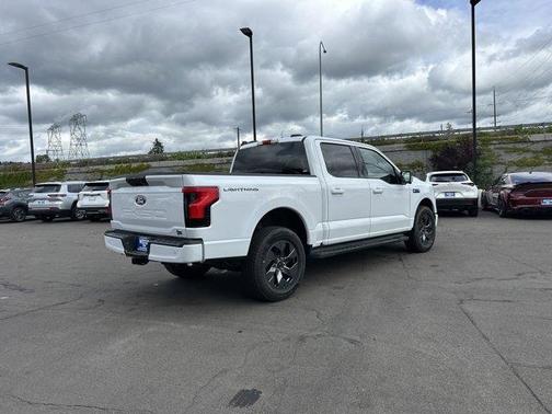 2025 Ford F-150 Lightning Flash
