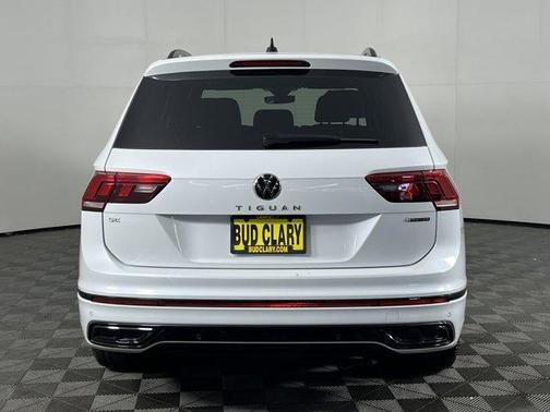 2024 Volkswagen Tiguan 2.0T SE R-Line Black