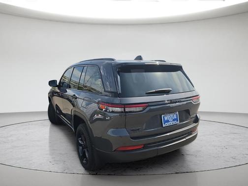 Metallic 2025 Jeep Grand Cherokee Limited