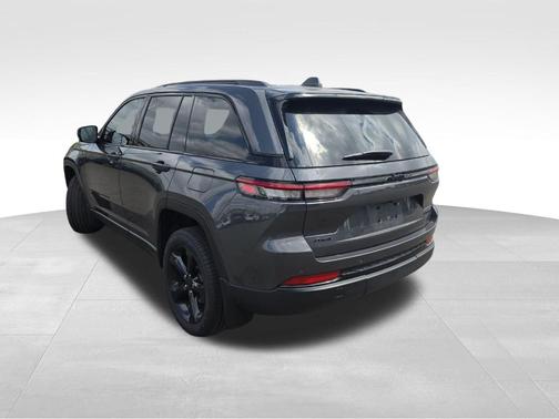 Metallic 2025 Jeep Grand Cherokee Limited