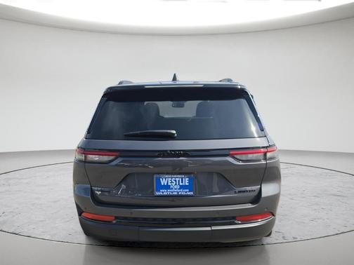 Metallic 2025 Jeep Grand Cherokee Limited