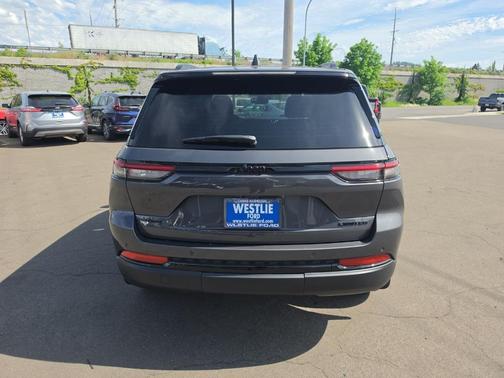 Metallic 2025 Jeep Grand Cherokee Limited