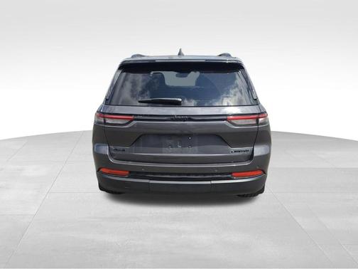 Metallic 2025 Jeep Grand Cherokee Limited