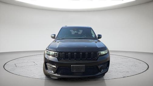 Diamond Black 2023 Jeep Grand Cherokee Altitude