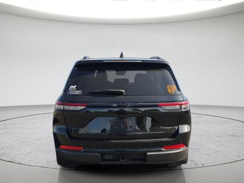 Diamond Black 2023 Jeep Grand Cherokee Altitude