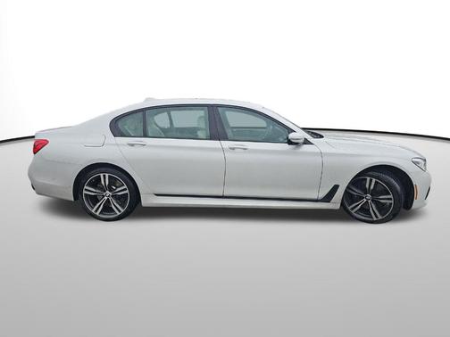 2017 BMW 750 i