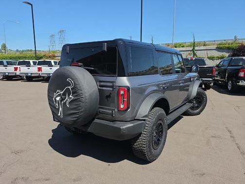 Carbonized Gray Metallic 2024 Ford Bronco Wildtrak