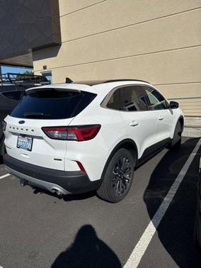 2022 Ford Escape Titanium Hybrid