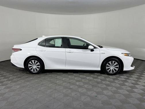 2020 Toyota Camry Hybrid LE