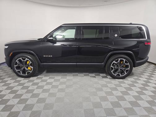 2023 Rivian R1S Adventure