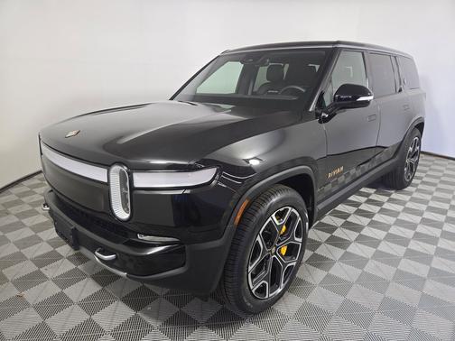 2023 Rivian R1S Adventure