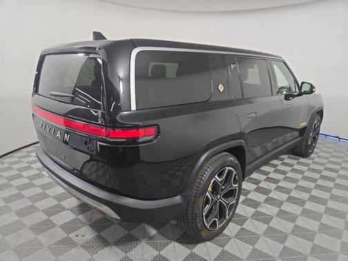2023 Rivian R1S Adventure