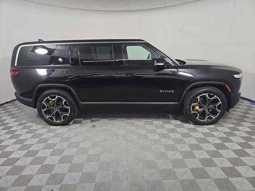 2023 Rivian R1S Adventure