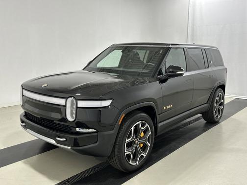 2023 Rivian R1S Adventure