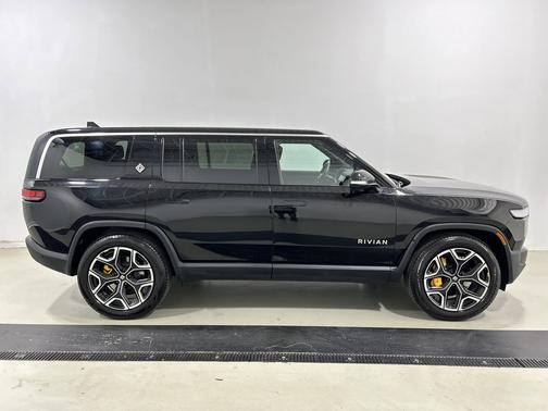 2023 Rivian R1S Adventure