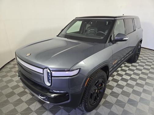 2023 Rivian R1S Adventure