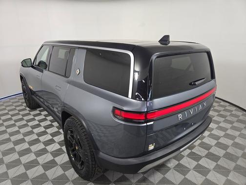2023 Rivian R1S Adventure