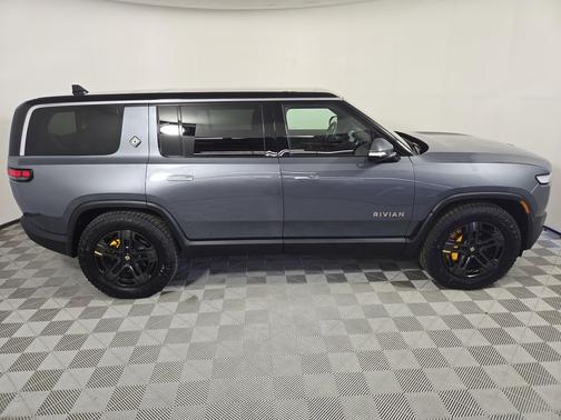 2023 Rivian R1S Adventure