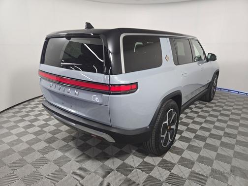 2024 Rivian R1S Adventure Package