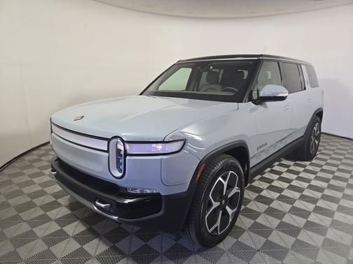 2024 Rivian R1S Adventure Package