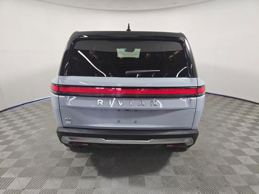 2024 Rivian R1S Adventure Package