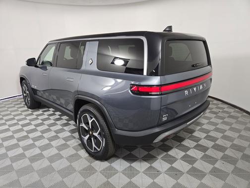 2024 Rivian R1S Adventure Package