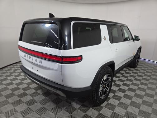 2022 Rivian R1S Launch Edition