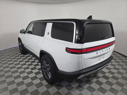 2023 Rivian R1S Adventure