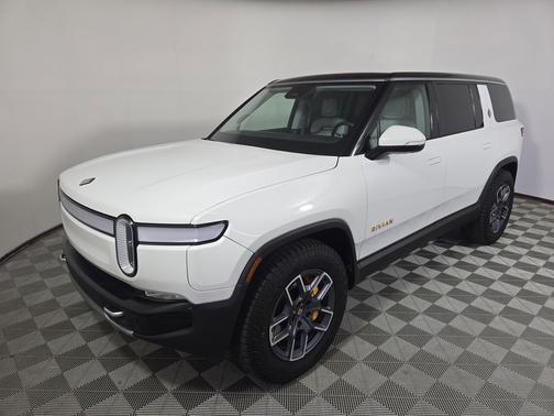 2023 Rivian R1S Adventure