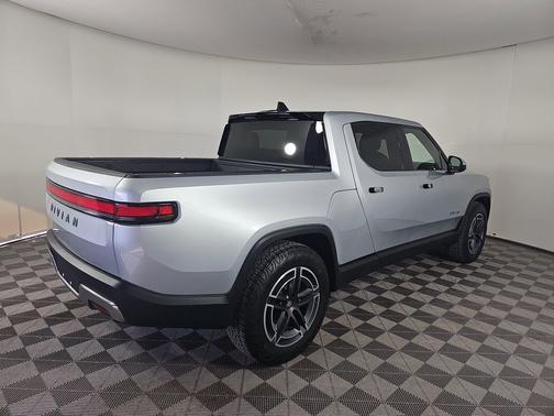 2025 Rivian R1T Adventure trim