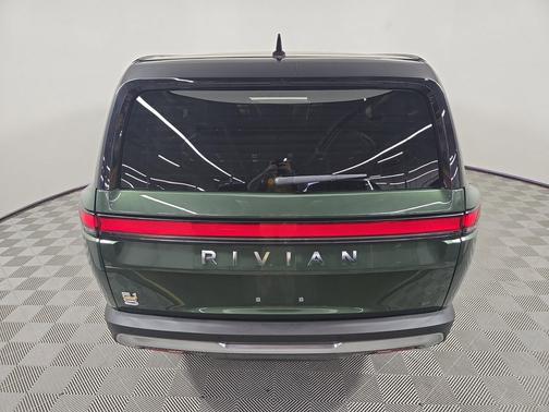 2023 Rivian R1S Adventure