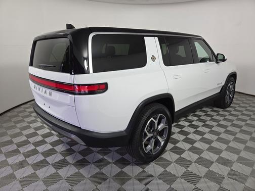 2024 Rivian R1S Adventure Package