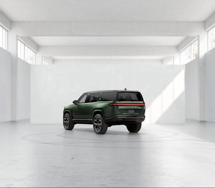 Forest Green paint 2026 Rivian R1S Tri Motor Max Pack