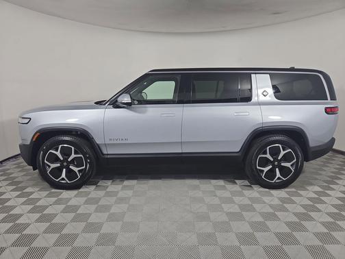 2024 Rivian R1S Adventure Package