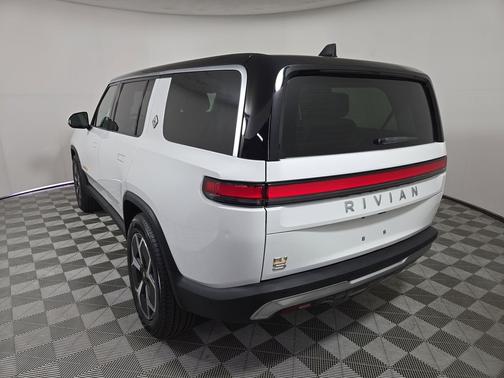 2023 Rivian R1S Adventure