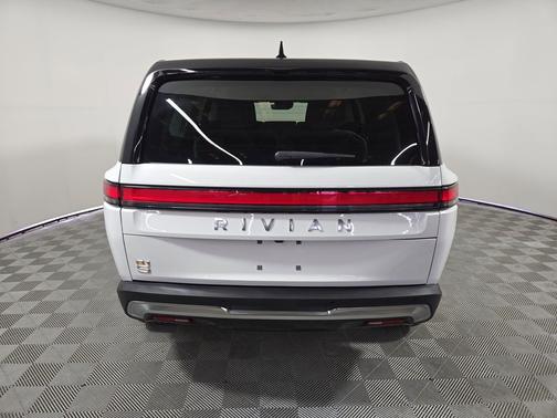 2023 Rivian R1S Adventure