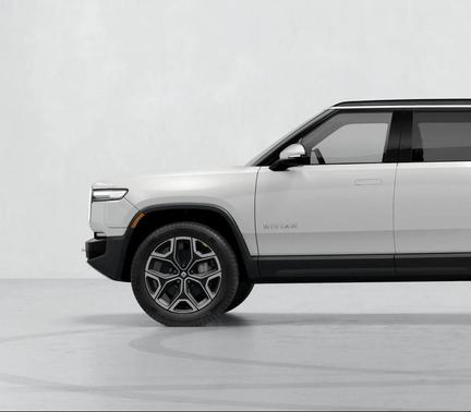 Glacier White paint 2027 Rivian R1S R1S Premium Large Battery