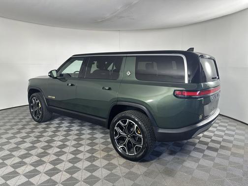 2023 Rivian R1S Adventure