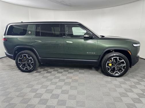 2023 Rivian R1S Adventure