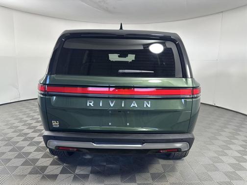 2023 Rivian R1S Adventure