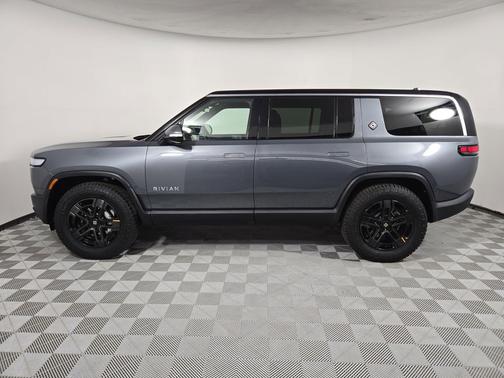 2024 Rivian R1S Adventure Package